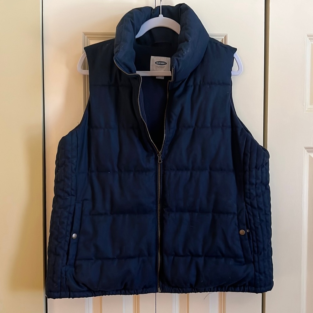 Navy blue puffer vest